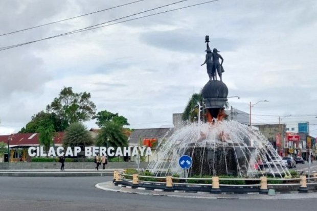 Cozy Angkringan Amidst Cilacap's Bustle